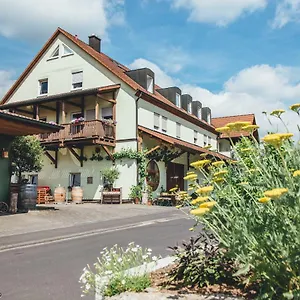  Apartment Weingut Leininger